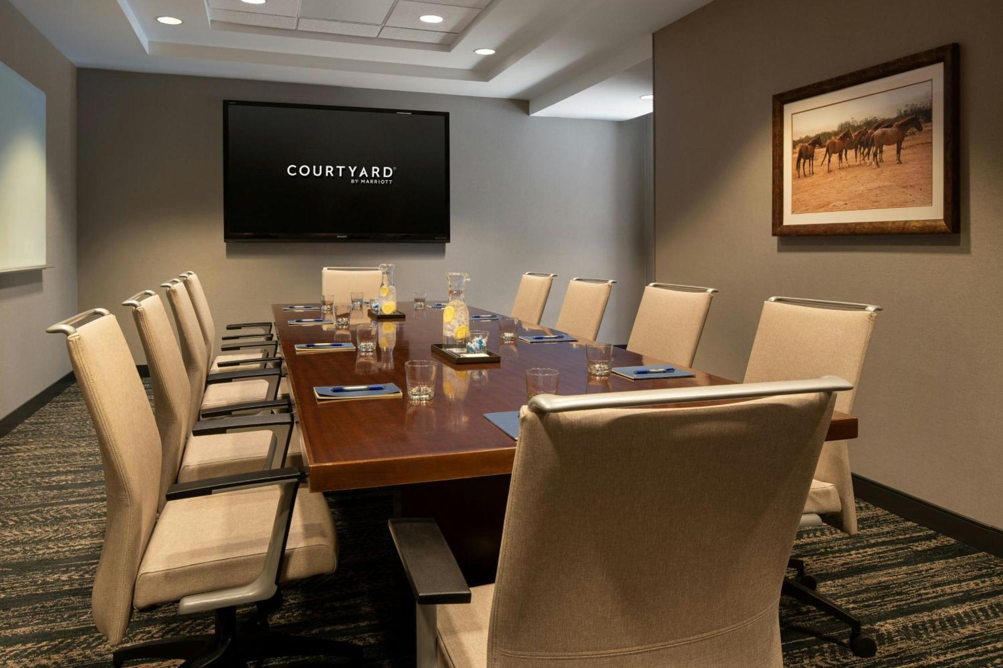 Courtyard By Marriott Salt River 3*